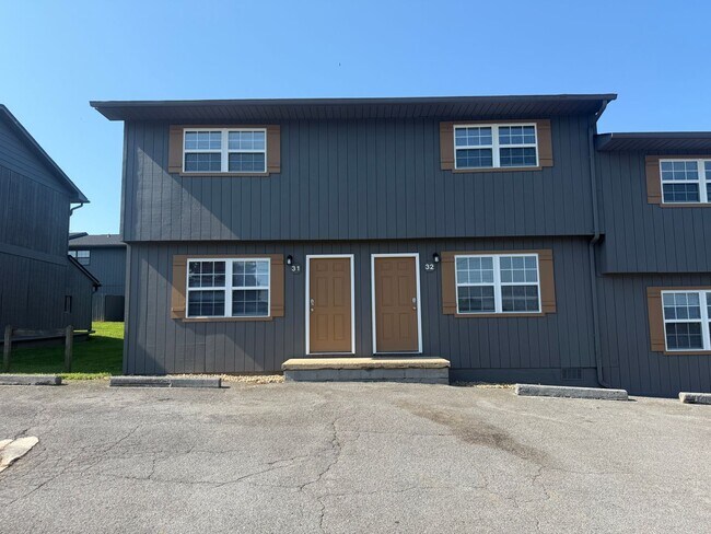 Building Photo - 2 Bedroom 1.5 Bath Apartment located in Jo...