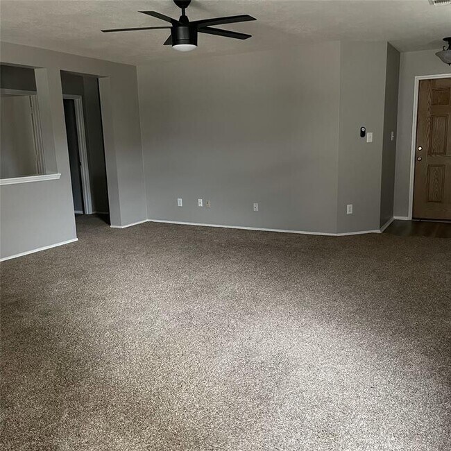 Foto del edificio - 5719 Westminster Village Dr