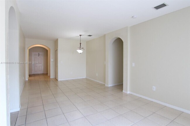 Building Photo - 10261 SW 226th Terrace