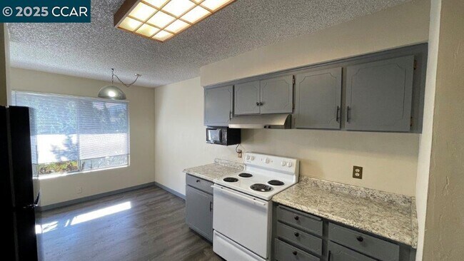Foto del edificio - 4260 Clayton Rd