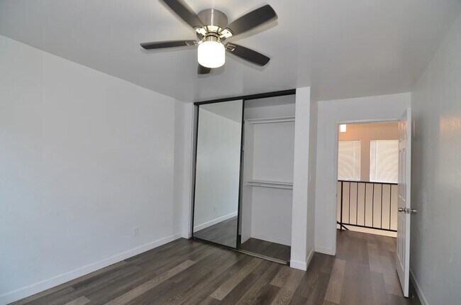 Foto del edificio - 668 W 15th St