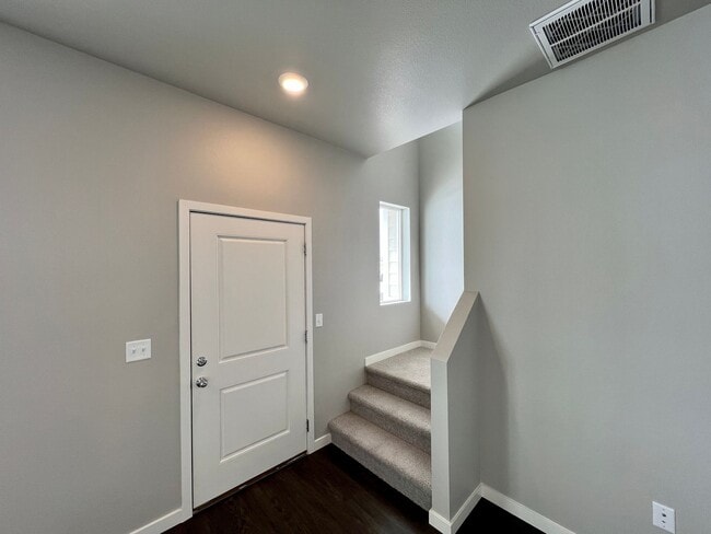 Building Photo - 3916 Cascades St