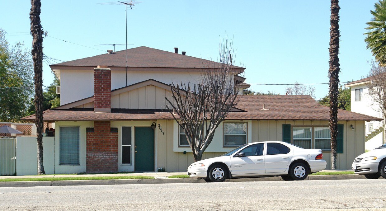 Building Photo - 3017 N Garey Ave