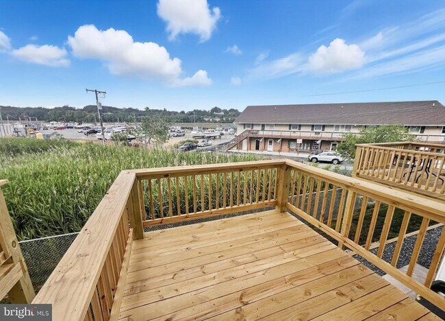 Foto del edificio - 3607 Harbor Rd