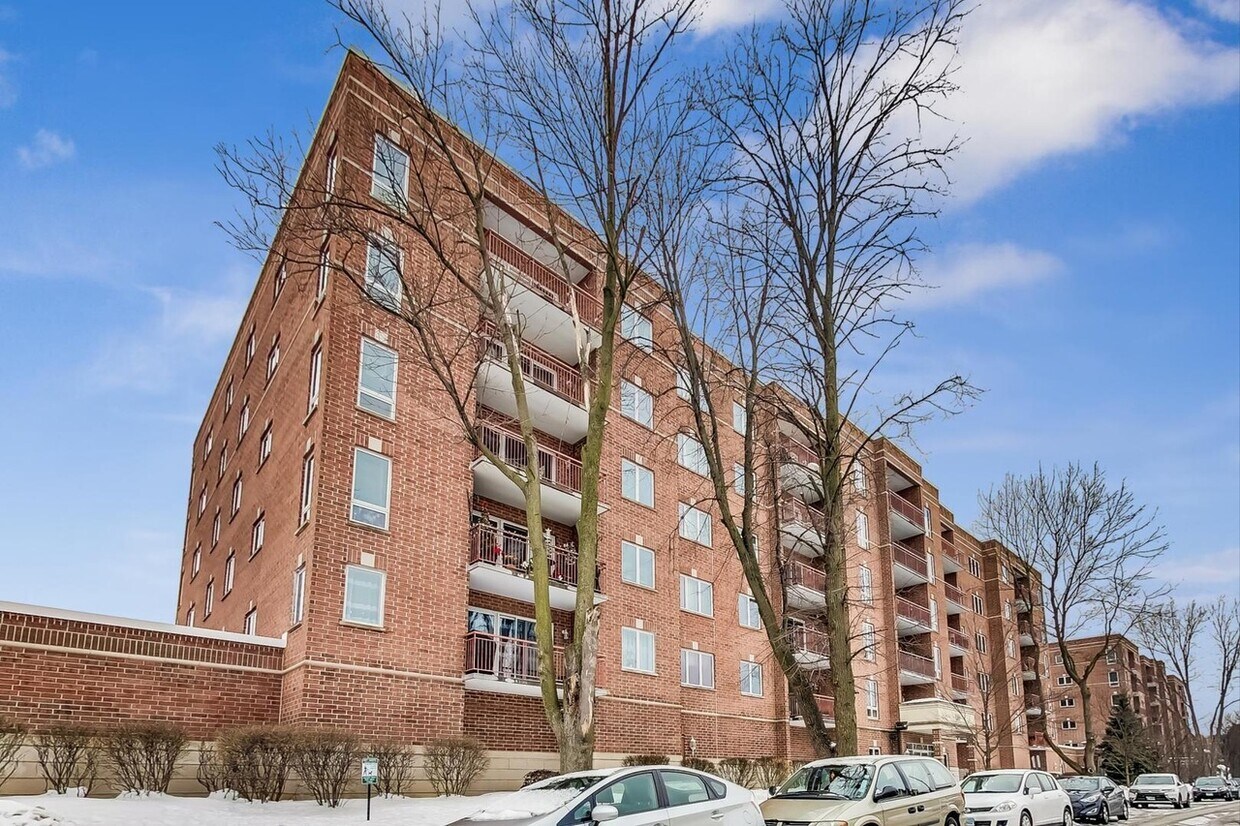 1349 E Washington St Unit 609, Des Plaines, IL 60016 Condo for Rent