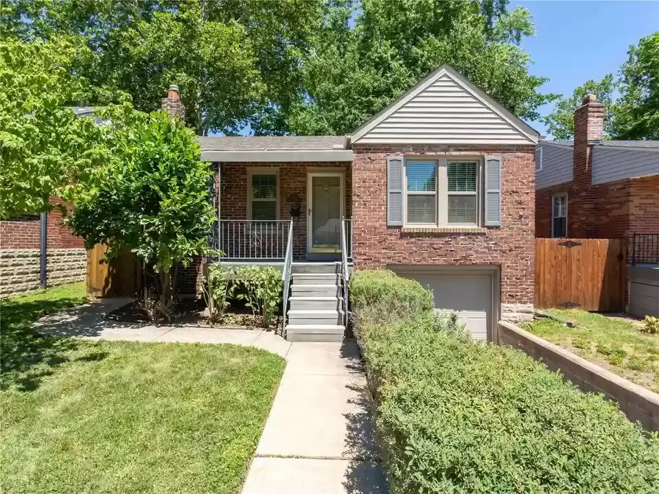 Foto principal - 8739 White Ave