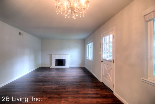 Building Photo - 1124 Kentwood Ave