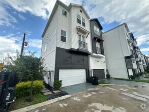 Building Photo - 2828 Versailles Oak Ln