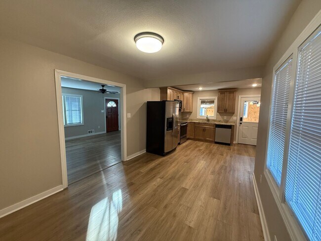 Building Photo - 2303 Circle