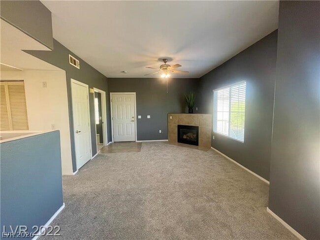 Building Photo - 3400 Cabana Dr