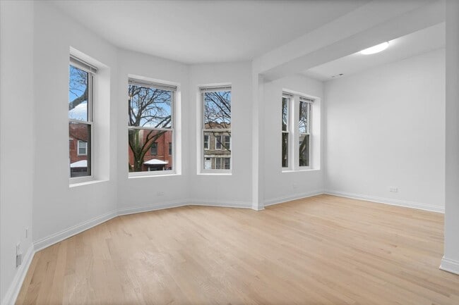 Foto del edificio - 2649 W Thomas St