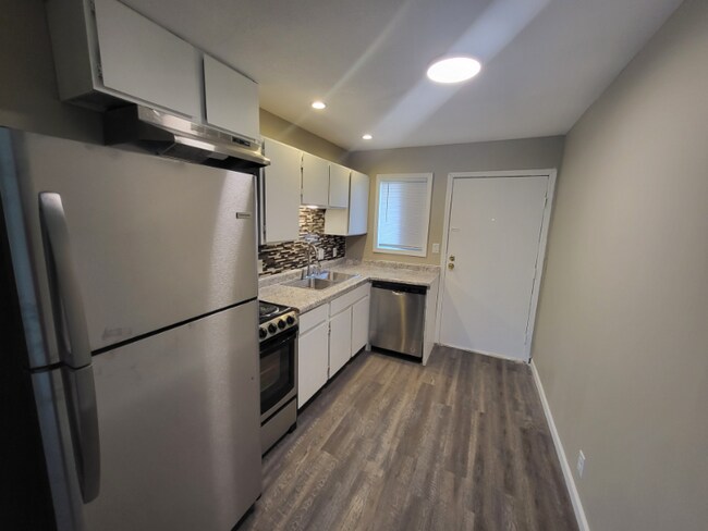 Foto del edificio - 734 N Country Acres Ave