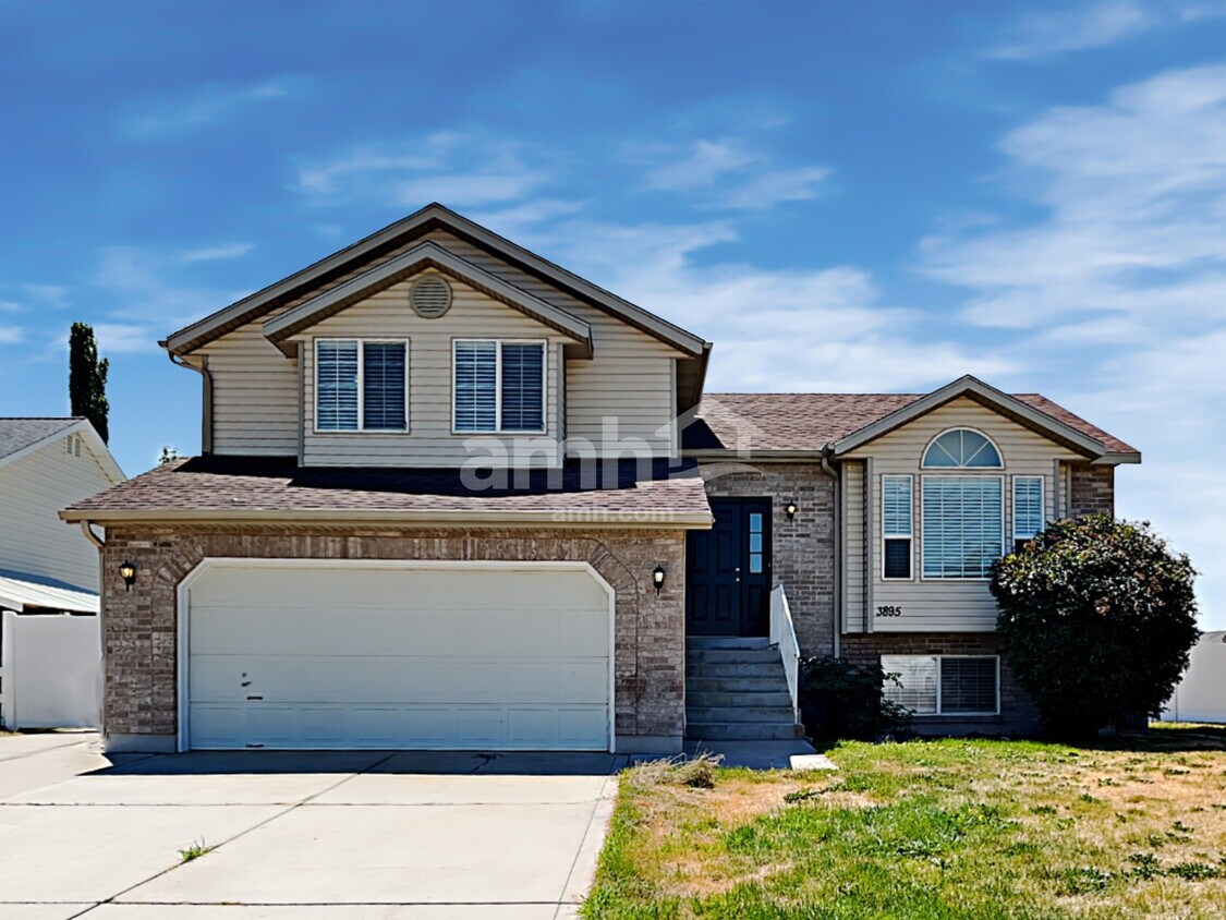 Primary Photo - 3895 Cascade Circle