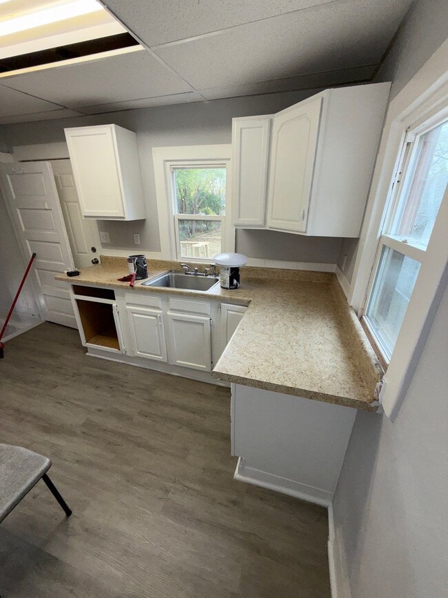 Building Photo - 2321 N Church St