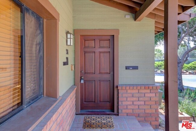 Building Photo - 2588 Midvale Ave