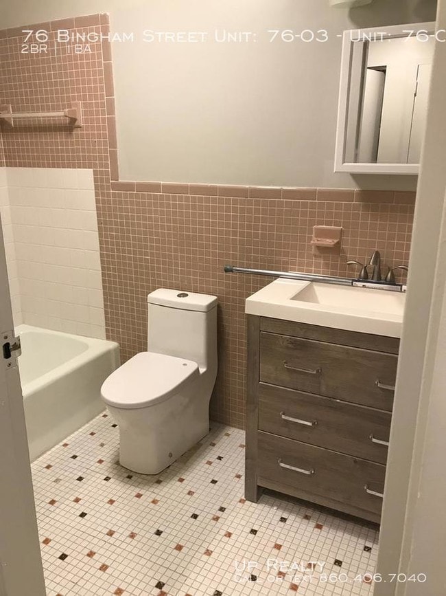 Building Photo - 2 bedroom in Bristol CT 06010
