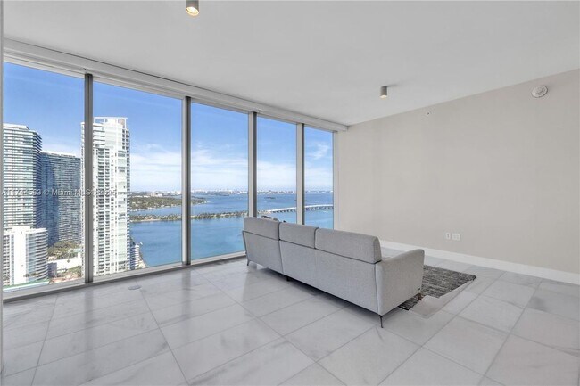 Foto del edificio - 700 NE 26th Terrace