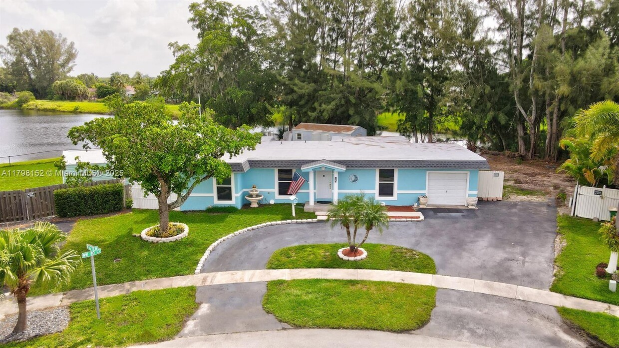 Primary Photo - 6605 NW 80th Ct