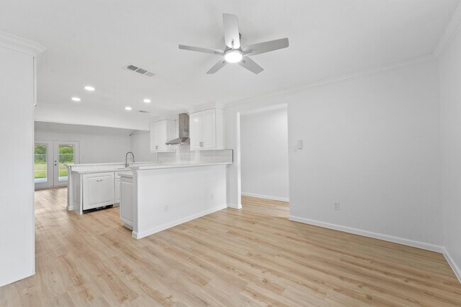 Foto del edificio - 406 Riverbend St