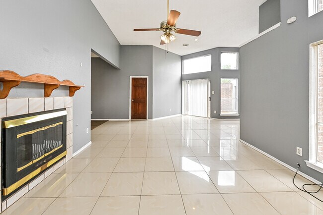 Building Photo - 9110 Wilomill Dr