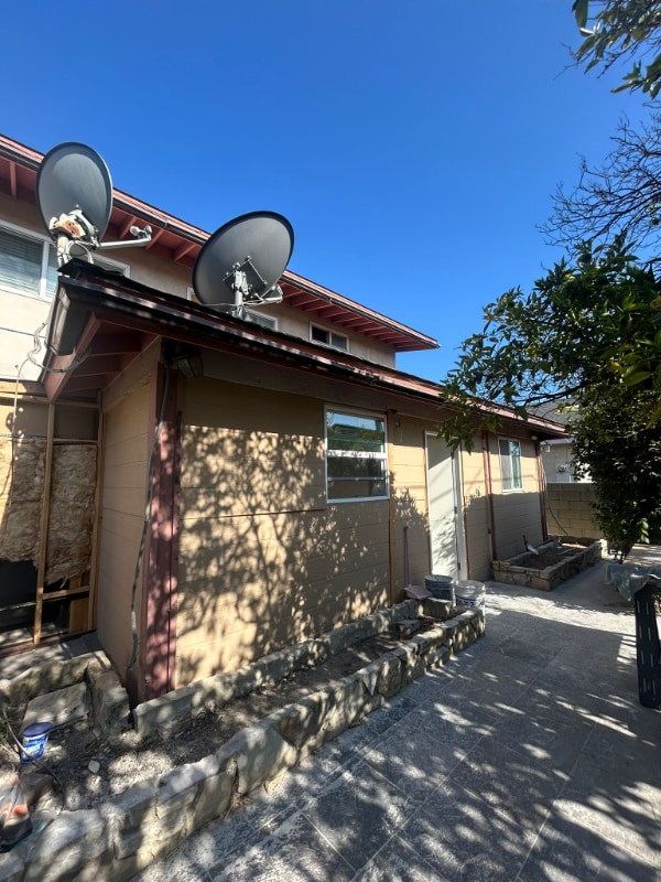 Building Photo - 23003 Moneta Ave