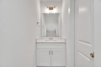 Building Photo - 9027 Laverne Oak Ln