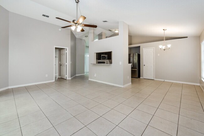 Building Photo - 320 MacGregor Rd