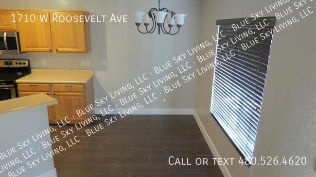 Building Photo - 1710 W Roosevelt Ave