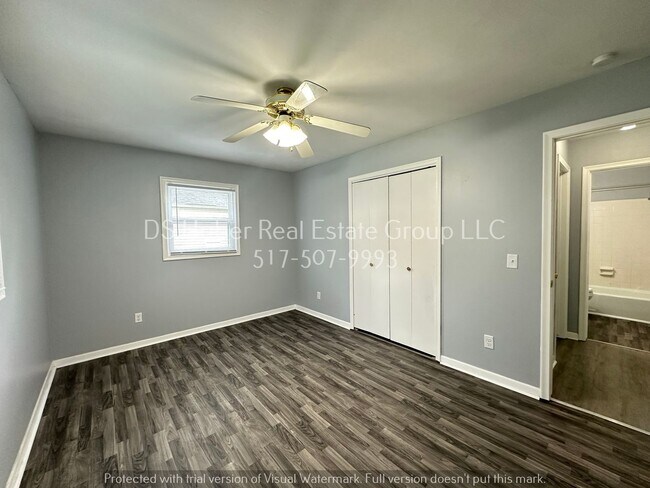 Building Photo - 5916 Piper Ave