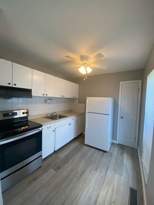 Building Photo - Renovated 1Bed/1Bath in Florissant!