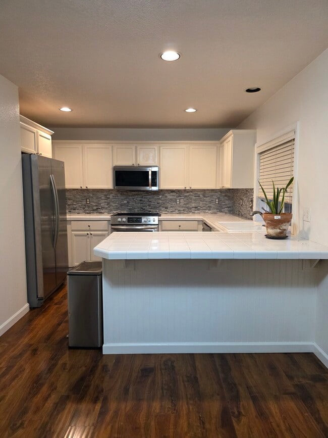 Foto del edificio - 23630 SW Red Fern Dr