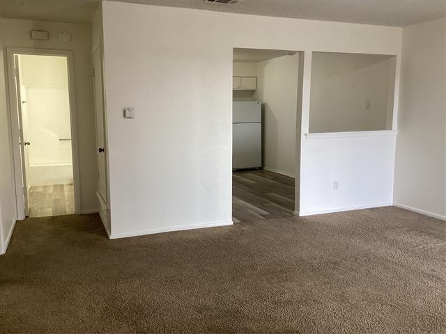 Foto del edificio - 300 S State Hwy 78