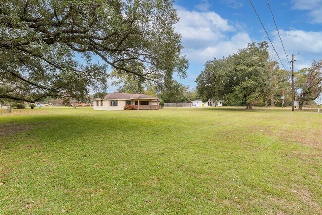 Building Photo - 9344 US-69