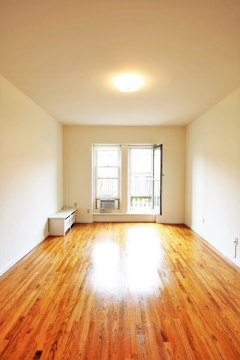 Building Photo - 306 W 76th St
