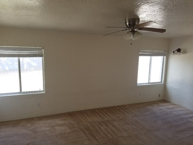 Foto del edificio - 3 BED 1 BATHROOM, HOME IN THE MEADOWS-NO H...