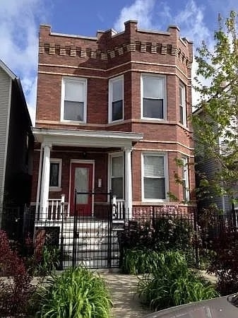 Building Photo - 3312 W Wabansia Ave