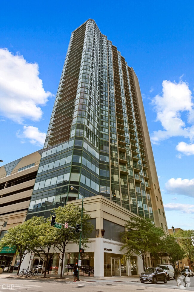 Building Photo - 111 W Maple St