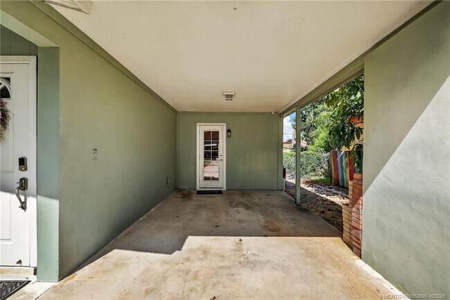 Foto del edificio - 262 SE Monterey Ave