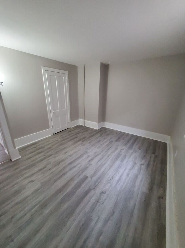 Foto del edificio - 2467 S Burrell St