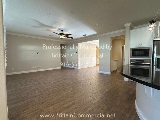 Foto del edificio - Stunning All Single Story 3 Bedroom, 2.5 B...