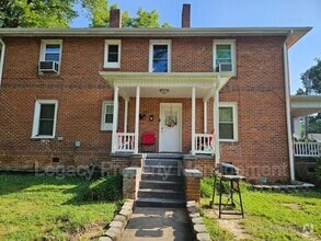 Building Photo - 703 Askew St