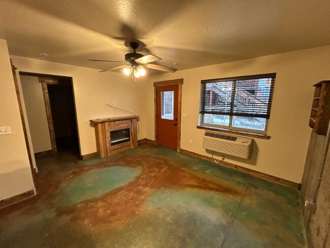 Foto del edificio - 6248 Three Needles Ln