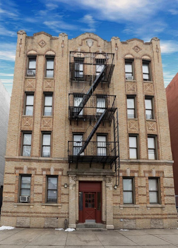 Primary Photo - 194 Bay 22Nd St