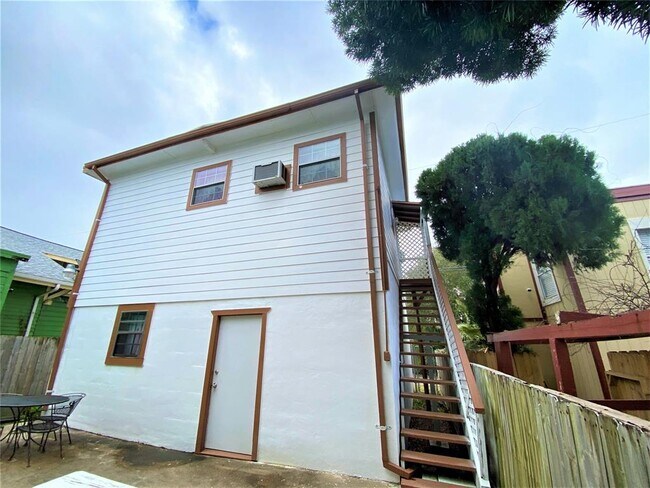 Building Photo - 3109 Avenue R Ave