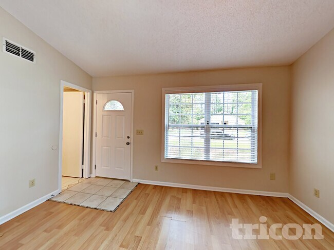 Foto del edificio - 7742 Settlers Landing Trail S