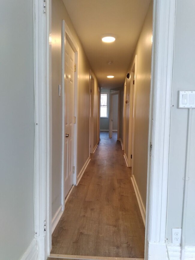 Building Photo - 5 Elberon Pl