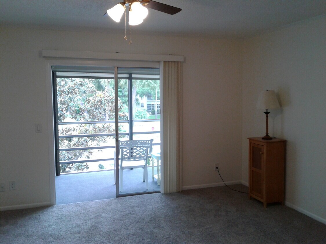 10 Vista Gardens tr Unit 204, Vero Beach, FL 32962 Condo for Rent in