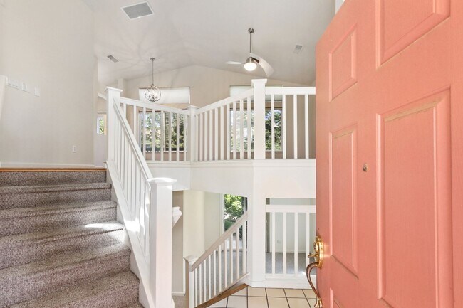 Foto del edificio - 3 Bedroom in Mace Ranch