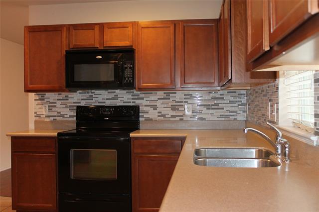 Building Photo - 12732 Northern Pine Dr