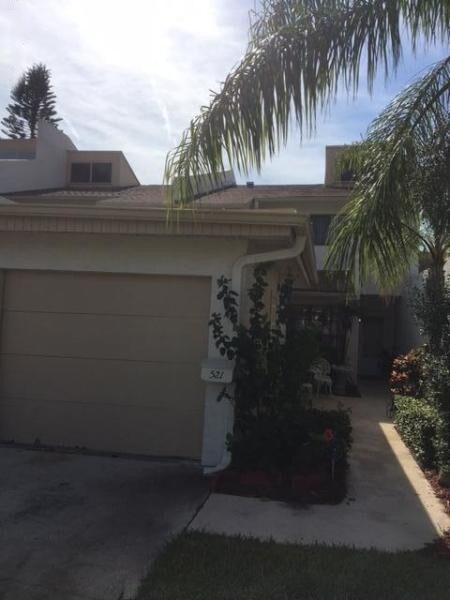 Building Photo - 521 Summerset Ct
